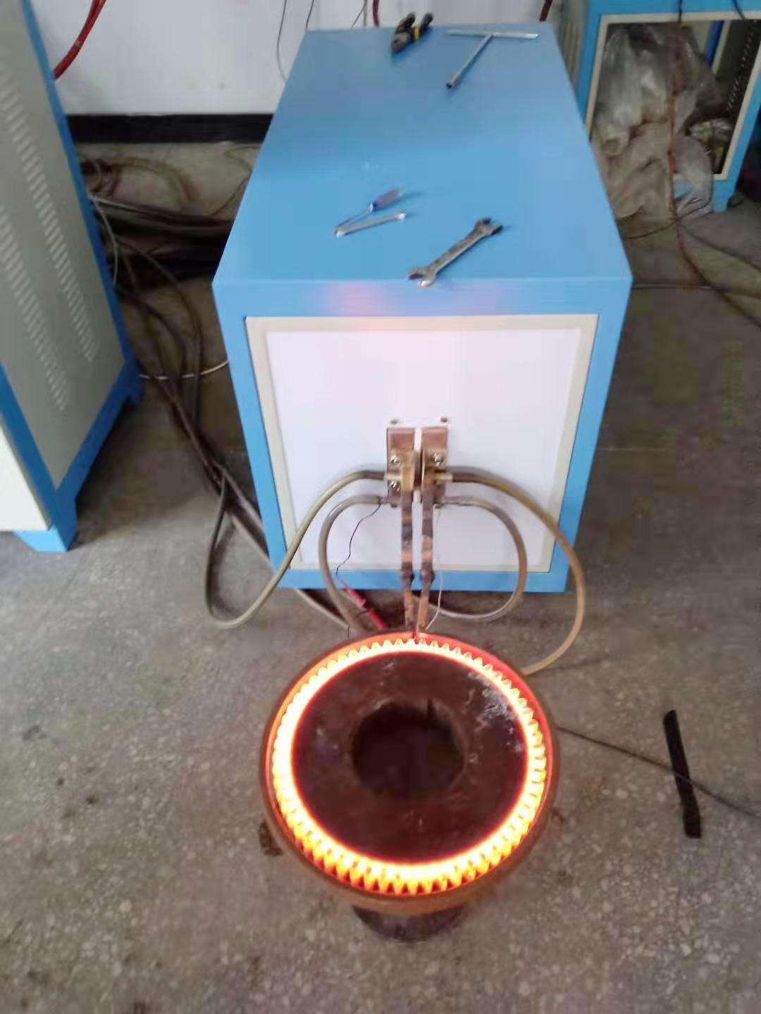 齒輪、鏈輪高頻淬火機